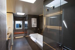 amani-brown-bathroom